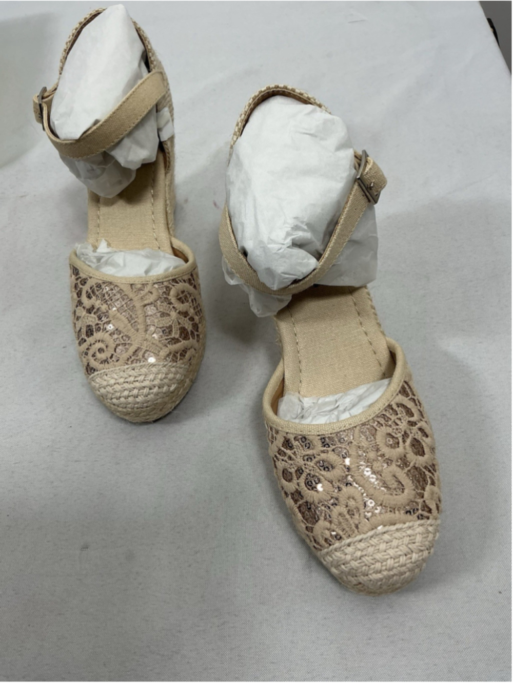 Womans New In Box City Classified Queena Espadrille Wedge Pumps Size 7 Beige